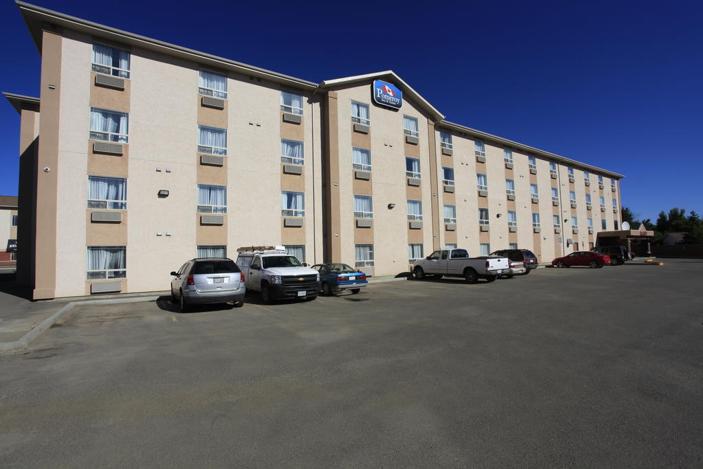 Pomeroy Inn&Suites Fort St. John Exterior foto